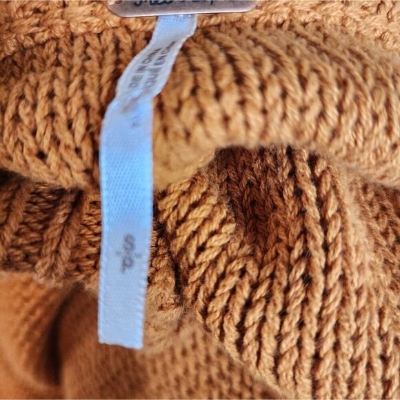 FREE PEOPLE RUST COLOR OVERSIZED SWEATER SIZE SMALL (OVERSIZED) - Picture 7 of 8